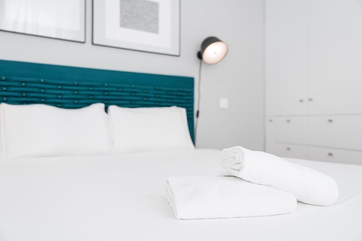 GuestReady - Colorful Apt near 24 de Agosto Station Porto Exterior foto