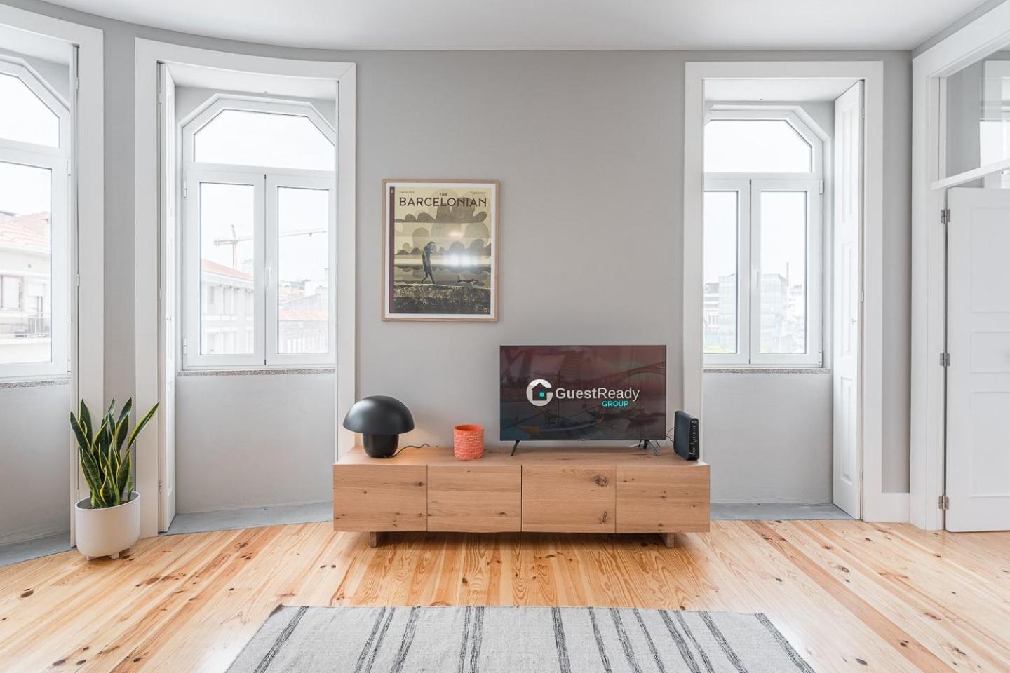 GuestReady - Colorful Apt near 24 de Agosto Station Porto Exterior foto
